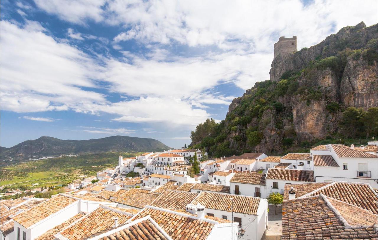 Stunning Home In Zahara De La Sierra With Wifi Buitenkant foto